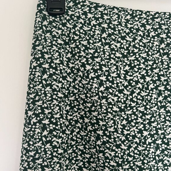 Abercrombie & Fitch Midi Slit Skirt - Green with White Floral, Size M Medium - Picture 2 of 5